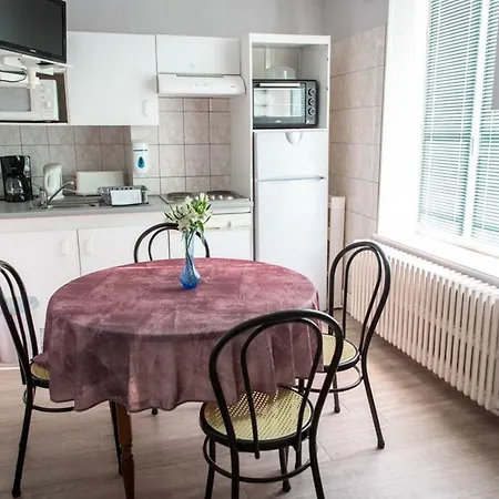 オ ストゥジオ デュ パルク プロンビエール・レ・バン