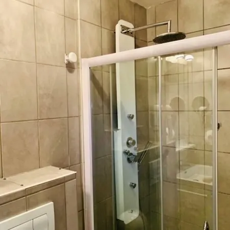 オ ストゥジオ デュ パルク アパート